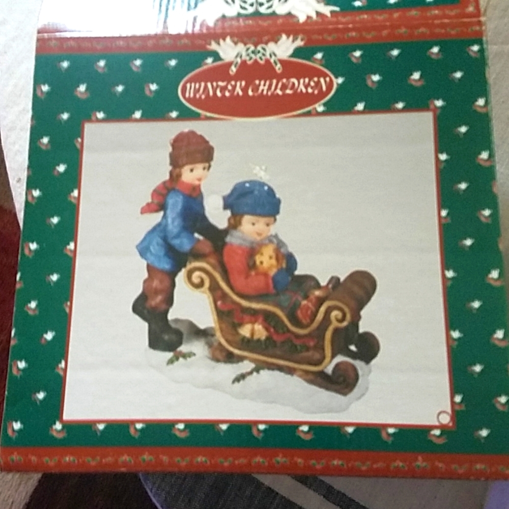 ❤ 3 /$ 12 ❤ Holiday Figurine